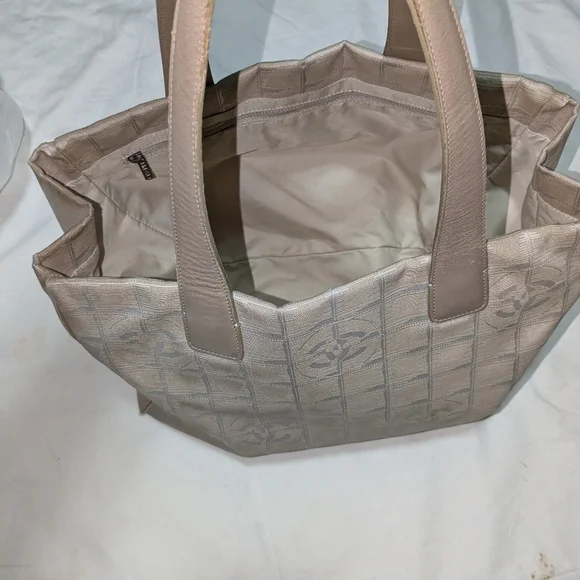 Chanel Tote - Picture 11 of 14